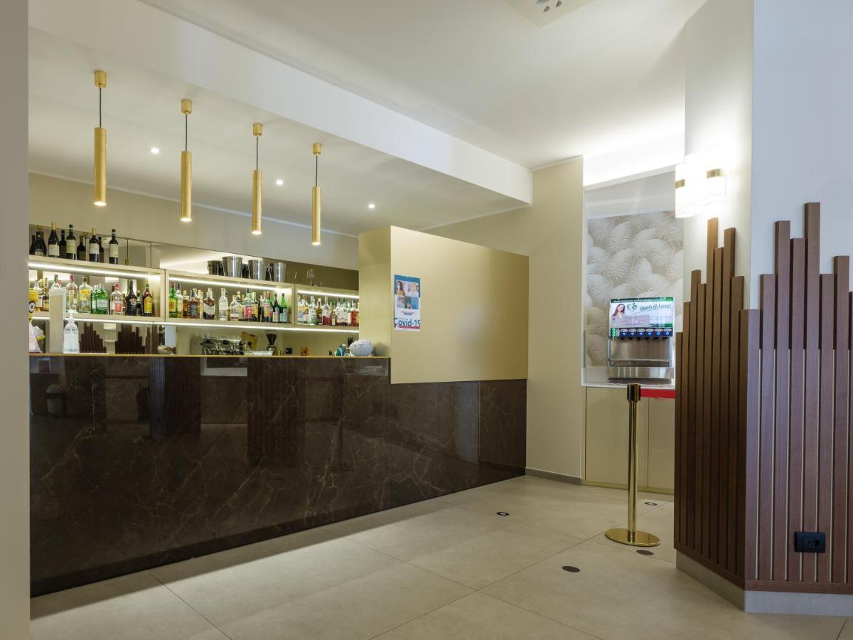 Hotel Leonardo Da Vinci Limone sul Garda Exterior photo