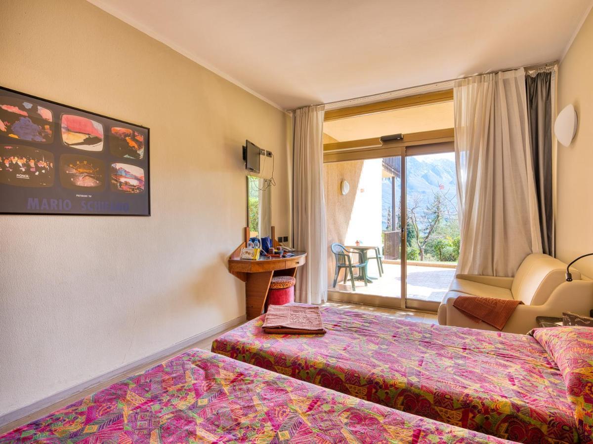 Hotel Leonardo Da Vinci Limone sul Garda Exterior photo